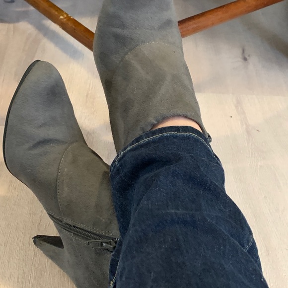 Fiona Grey booties 🦋 $5 - Picture 2 of 4